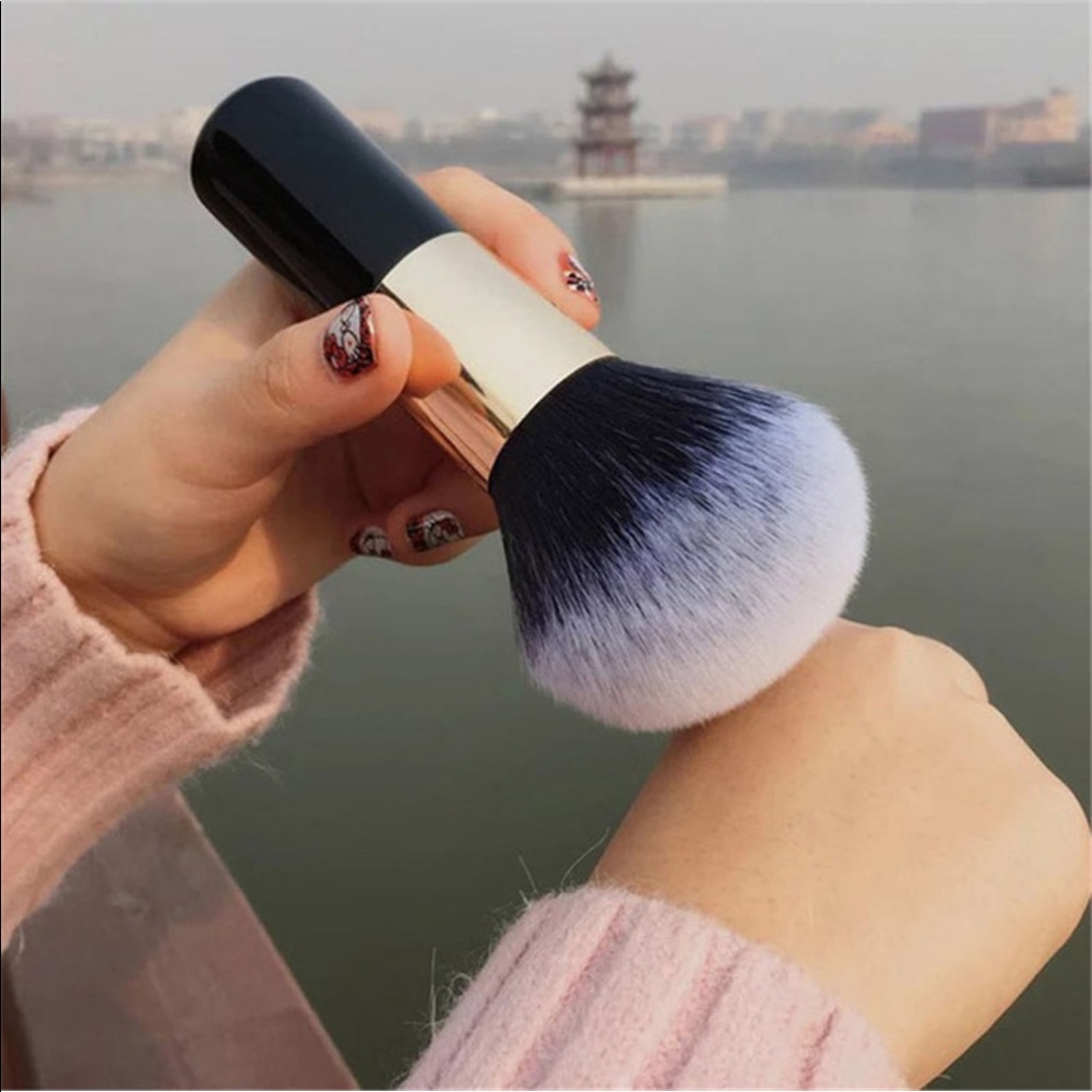 Foundation Powder Brush